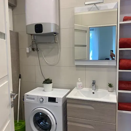 Lini Apartment